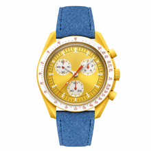Reloj amarillo con correa de ante azul
