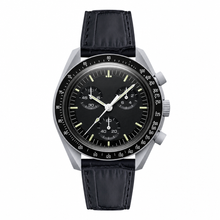 Orologio con cinturino in pelle nera